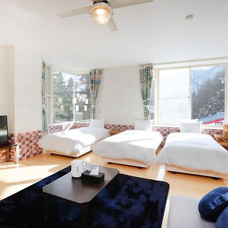 Lift Inn Hakuba Goryu Экстерьер фото